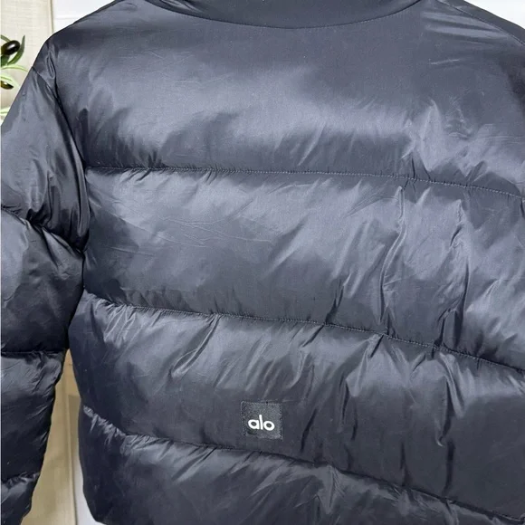 Women's Black Puffer Jacket - Picture 3 of 4